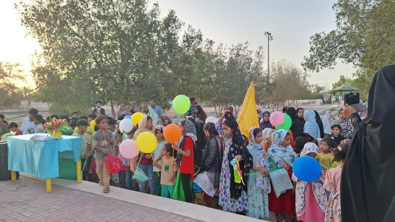 1308214-1 کاروان شادی غدیر در کانون پرورش فکری هرمز به راه افتاد