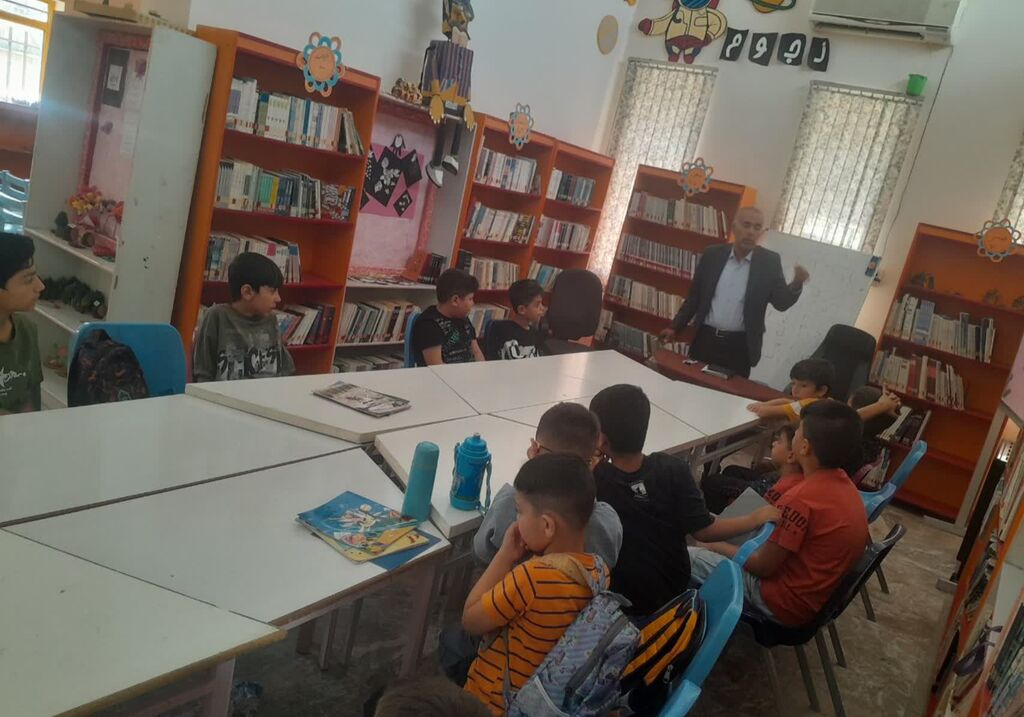 1308246-1 حضور امام جمعه و رئیس ستاد اقامه نماز در جمع اعضای مرکز گیلانغرب