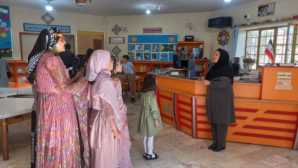 جشن آغاز فعالیت‌های تابستانی در مرکز پاوه