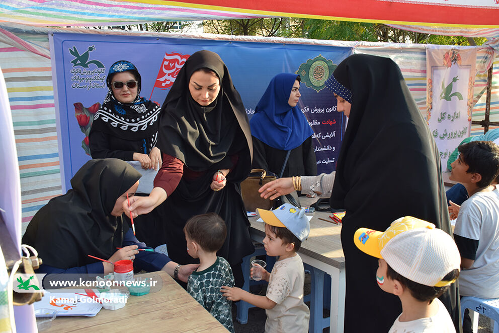 1308437-1 جشن کیلومتری غدیر و استکبارستیزی در غرفه های فرهنگی هنری کانون لرستان