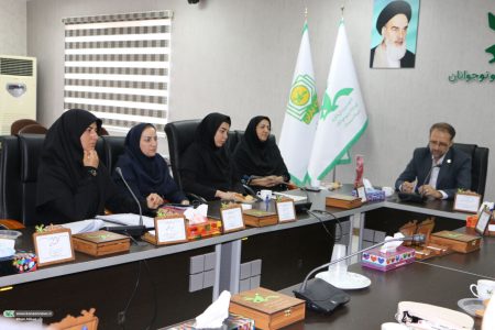 تجلیل از امام راحل با نوای شعر در کانون سمنان