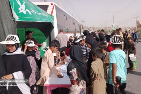 همدلی مردمی و جلوه‌گری نشاط کودکانه در ویژه‌برنامه‌ی عید غدیر در زاهدان
