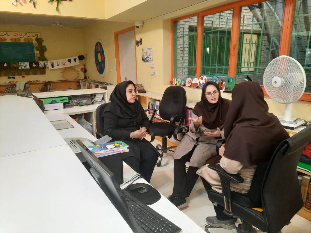 1309040-1 برسی برنامههای تابستان ۱۴۰۴ و تقویت هنرهای تجسمی در کانون فارس