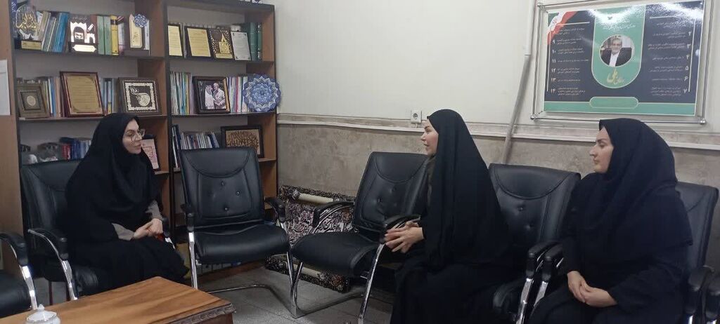 1309051-1 نشست سرپرست کانون کرمانشاه با مسئولان آموزش و پرورش استان