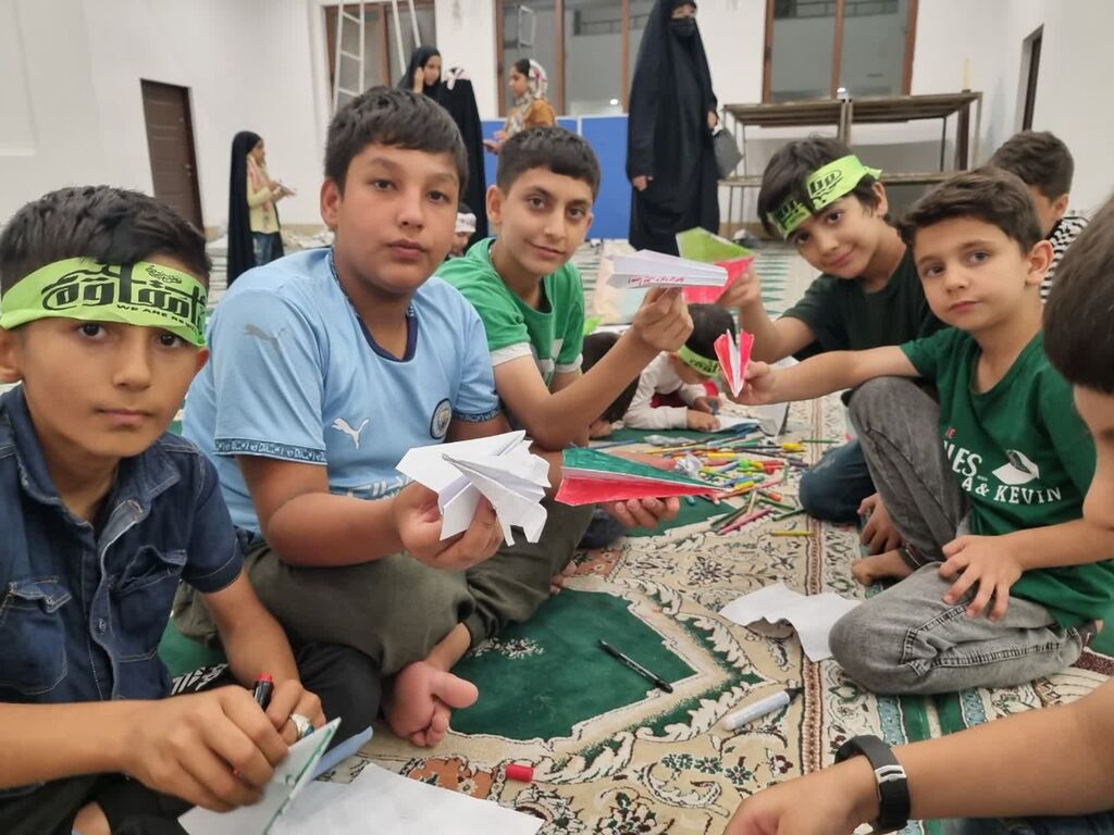 اجرای برنامه‌های مرکز سرپل‌ذهاب در اجتماع مردمی حرم احمدبن اسحاق