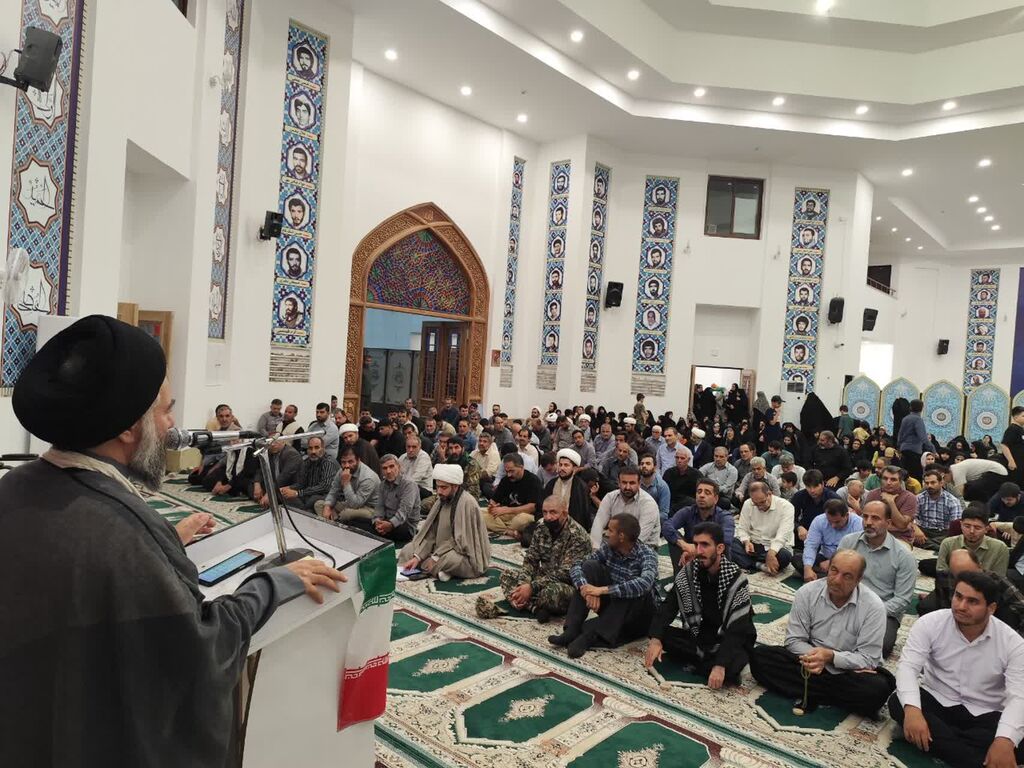 اجرای برنامه‌های مرکز سرپل‌ذهاب در اجتماع مردمی حرم احمدبن اسحاق