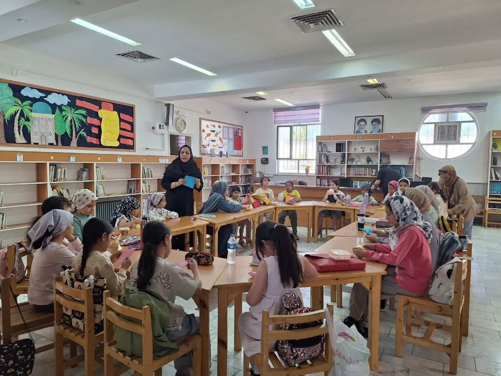 1310013-1 «دلیرانه پرواز کن»؛ کودکان دامغانی، صلح و دوستی را با بالهای پروانه به پرواز درآوردند