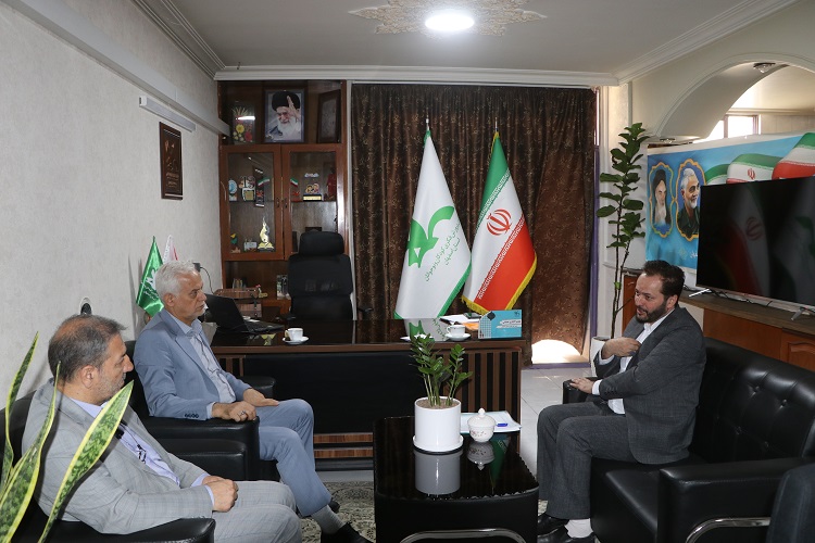 1310160-1 شهردار اصفهان مهمان مدیرکل کانون استان شد