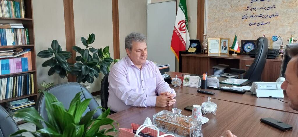 1310504 هوای کانون را داریم