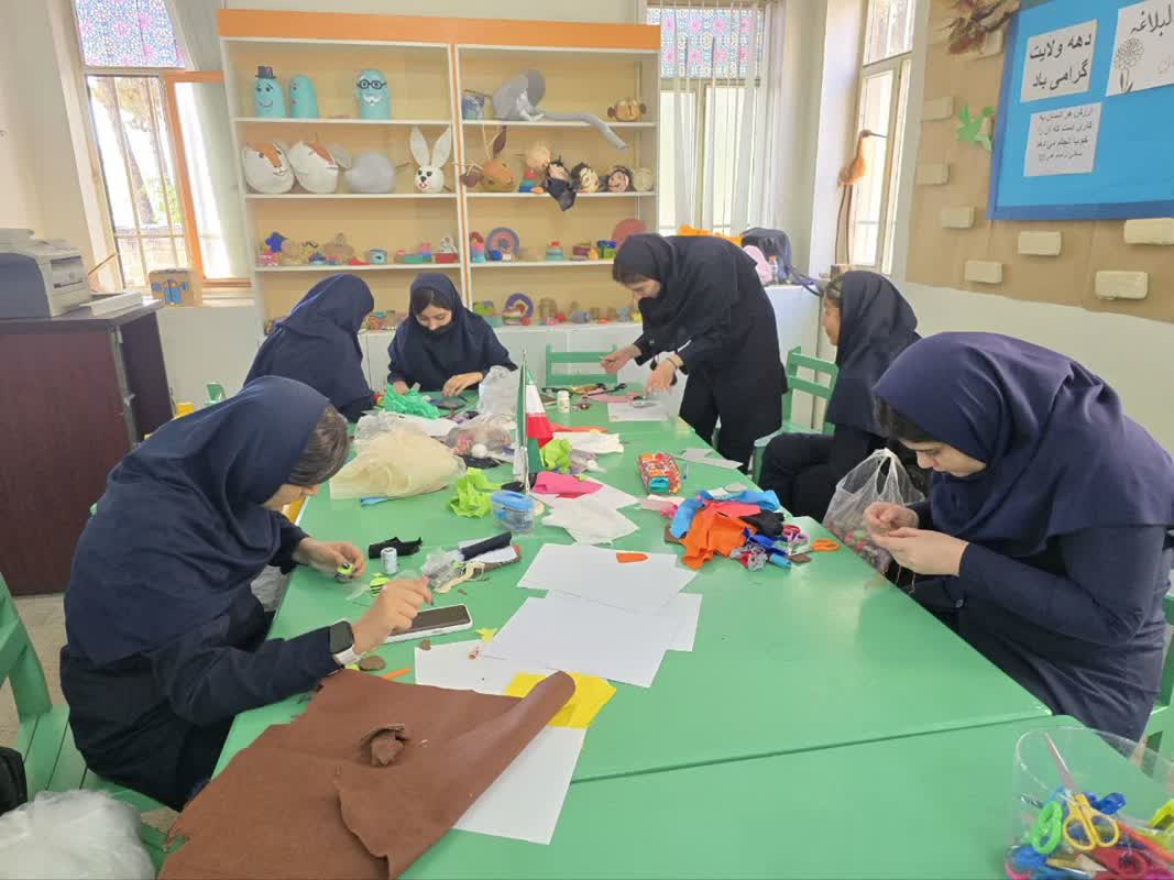 1310747-1 اولین روز تابستان استقبال اعضای کانون استان مرکزی از فعالیتهای تابستانی