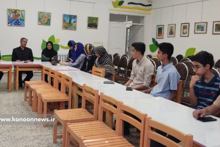 چهل و پنجمین نشست انجمن نویسندگان نوجوان آفرینش با حضور جمعی از نویسندگان کانونی برگزار شد