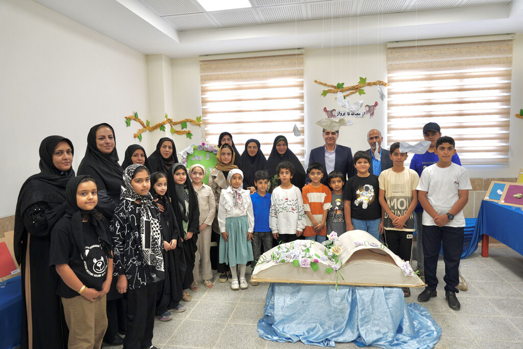 نمایشگاه «از مچاله تا پرواز» در بافق گشایش یافت