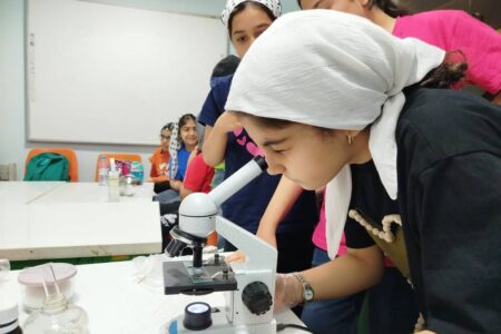کودکان و نوجوانان ساری با دنیای میکروارگانیسم‌ها آشنا شدند