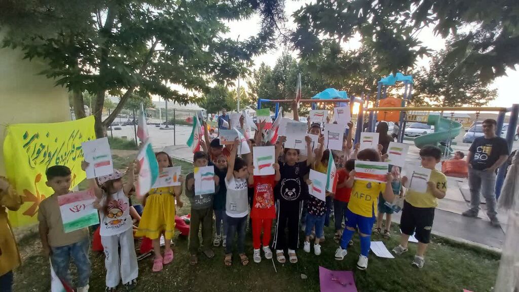 1311585-1 پیک امید سنقر با برنامههای کانونی میزبان مسافران شد