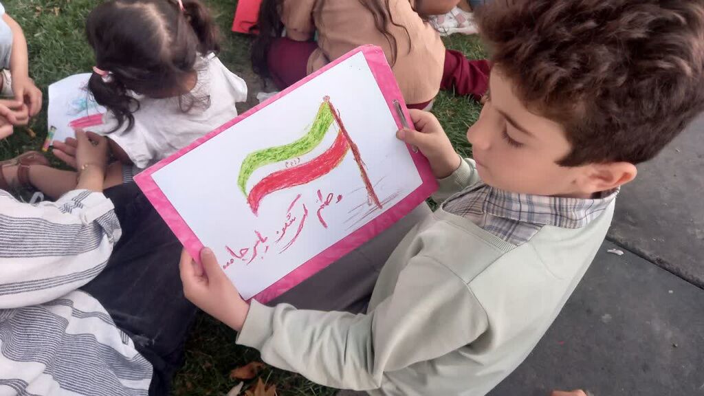 1311589-1 پیک امید سنقر با برنامههای کانونی میزبان مسافران شد