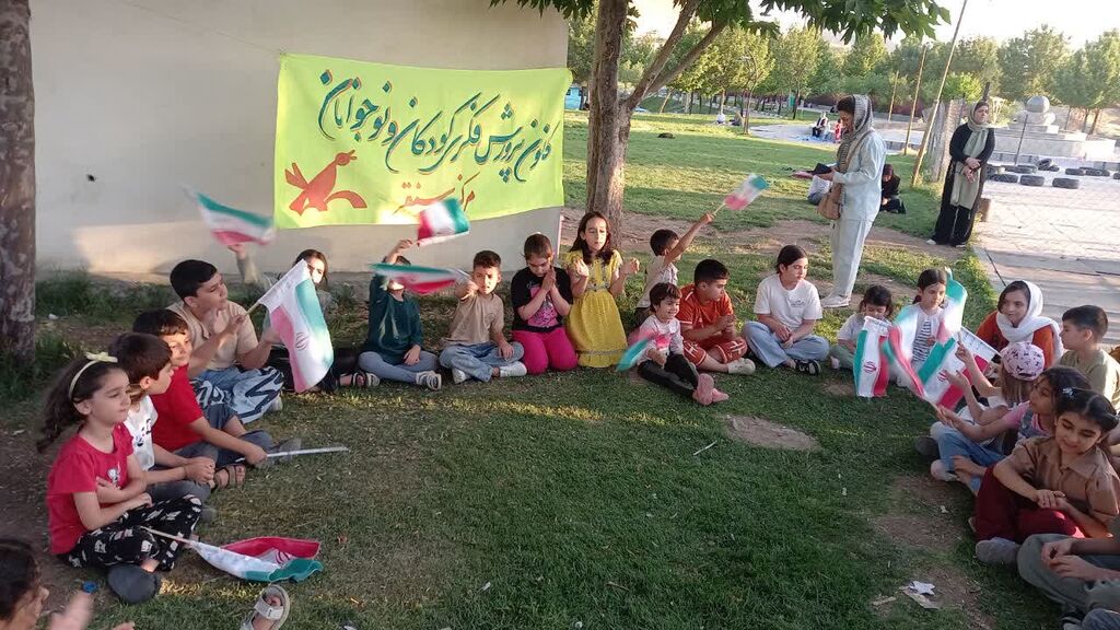 1311593-1 پیک امید سنقر با برنامههای کانونی میزبان مسافران شد