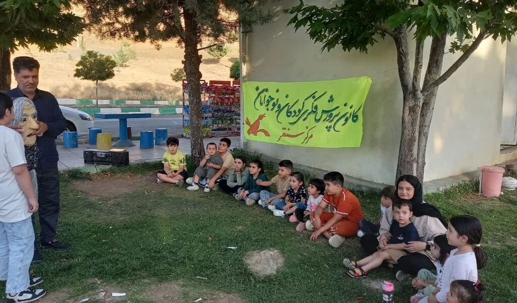 1311595-1 پیک امید سنقر با برنامههای کانونی میزبان مسافران شد