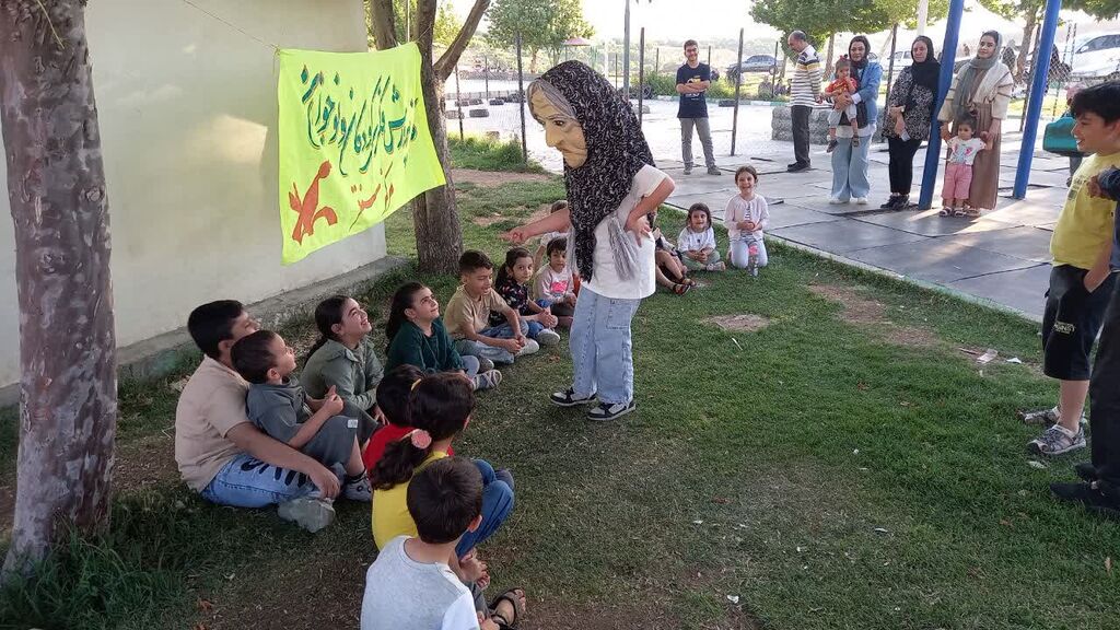 1311597-1 پیک امید سنقر با برنامههای کانونی میزبان مسافران شد