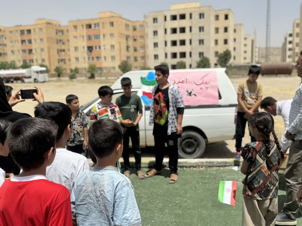 1311666-1 نسیم پیک امید در هوای مسکن مهر اسلامآباد غرب پیچید