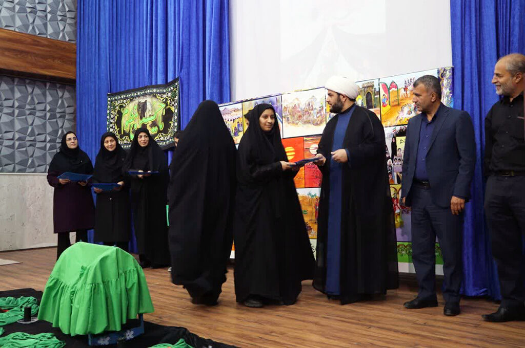 1312284-1 برگزاری گردهمآیی کودکان عاشورایی در کانون «تالش» و «سیاهکل»/ حرکتی در امتداد نغمههای حسینی و به یاد لالههای پَرپَر