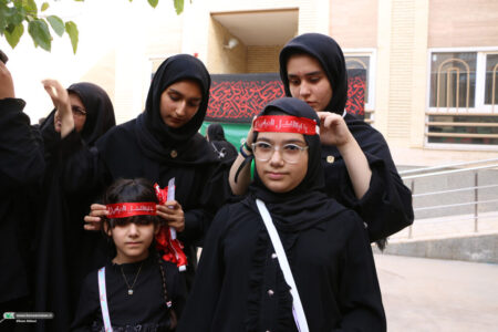 «سربندهای عاشقی»؛ نماد ارادت کودکان سمنانی به مکتب امام حسین (ع) در گردهمایی عاشورایی