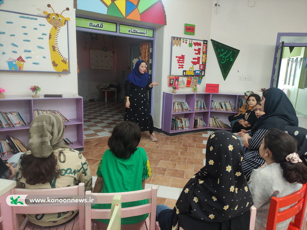 1313160-1 سومین گردهمایی کودکان عاشورایی همزمان با سومین روز از محرم در مراکز کانون استان بوشهر برگزار شد