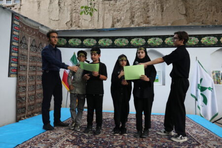 نسل آینده با کاروان کربلا در گردهمایی کودکان عاشورایی هم نوا شدند