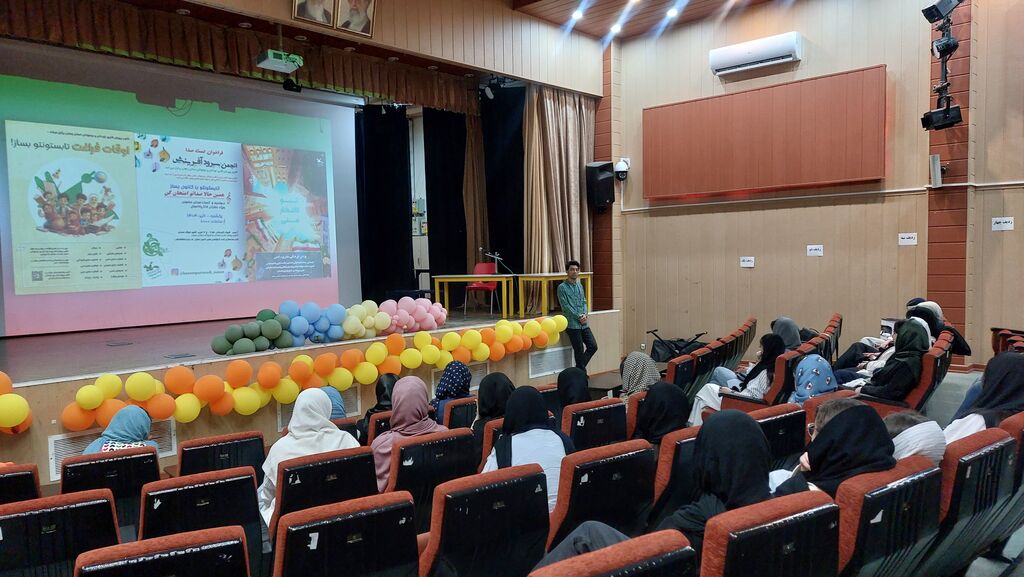 1313382-1 آغاز تولید دو عنوان سرود فاخر با مضامین «مقاومت» و «وطندوستی» در زنجان