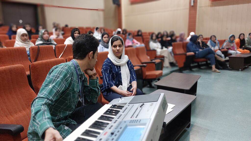 1313385-1 آغاز تولید دو عنوان سرود فاخر با مضامین «مقاومت» و «وطندوستی» در زنجان