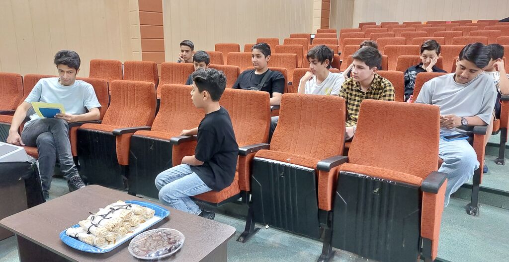 1313433-1 آغاز تولید دو عنوان سرود فاخر با مضامین «مقاومت» و «وطندوستی» در زنجان