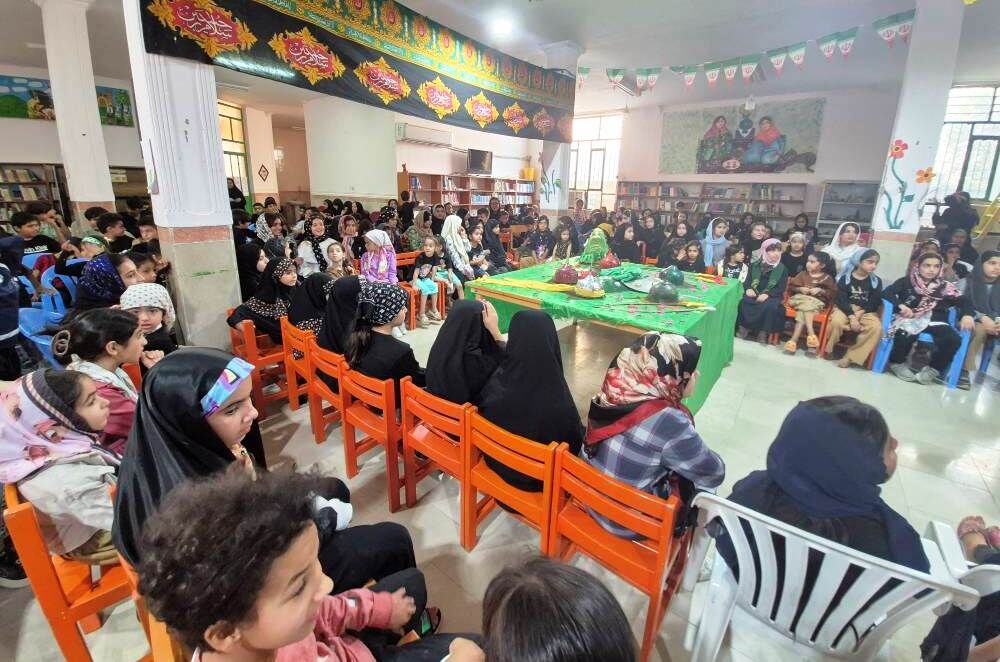 گردهمایی «میهمانان کوچک امام حسین (ع)» در مرکز کانون پرورش فکری کودکان و نوجوانان لنده