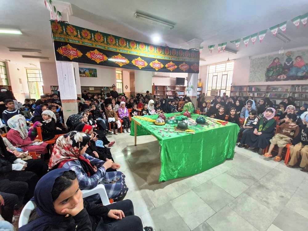 گردهمایی «میهمانان کوچک امام حسین (ع)» در مرکز کانون پرورش فکری کودکان و نوجوانان لنده