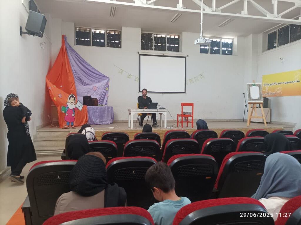 1314073-1 کارگاه یاریگران زندگی در مراکز کانون همدان برگزار شد