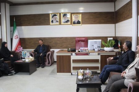 دیدار سرپرست کانون پرورش فکری کودکان و نوجوانان استان با فرماندار جلفا