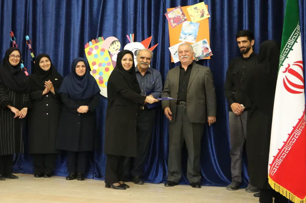 1314209-1 برگزیدگان فراخوان ادبی «قلم» کانون پرورش فکری گیلان تجلیلشدند