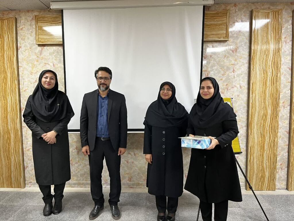 از کانون یاران برتر استان هرمزگان در رویداد ملی کانون یاری تجلیل شد