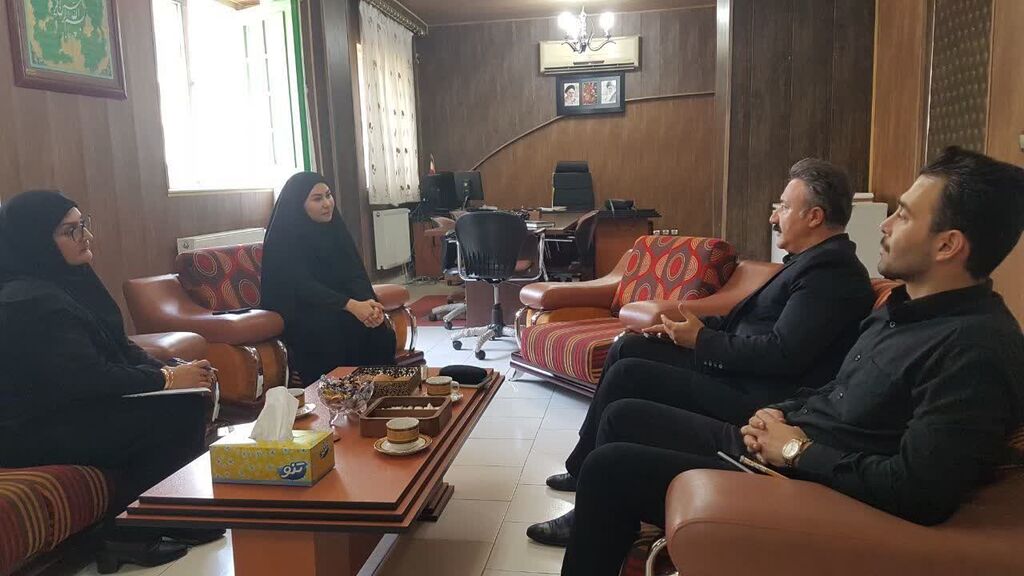 1314345-1 نشست سرپرست کانون کرمانشاه با رئیس اداره گردشگری شهرداری