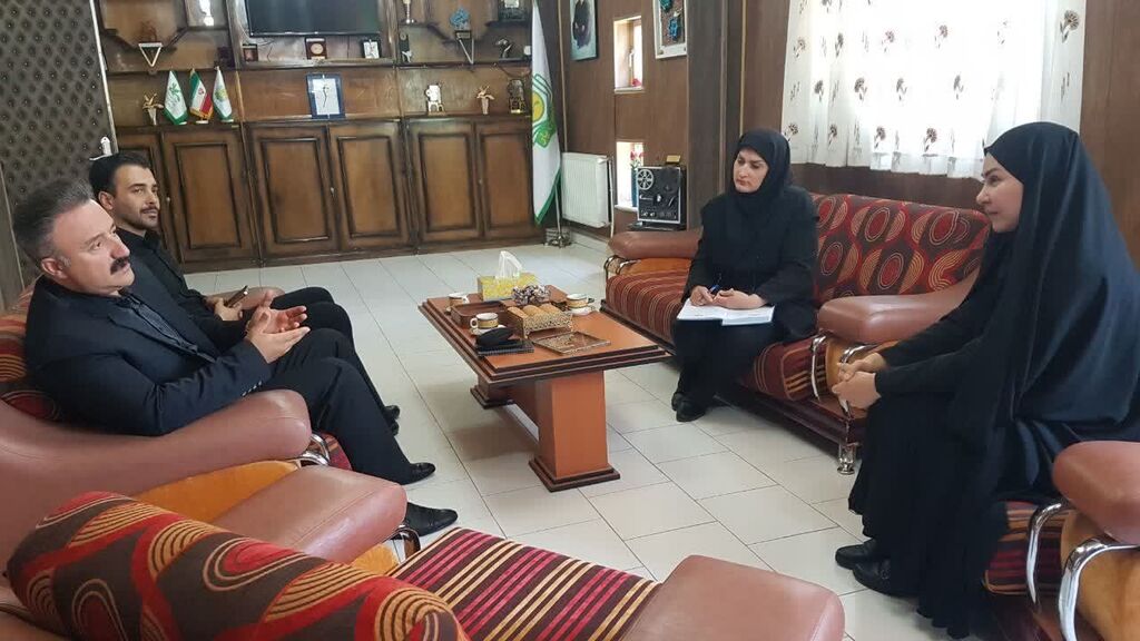 1314347-1 نشست سرپرست کانون کرمانشاه با رئیس اداره گردشگری شهرداری