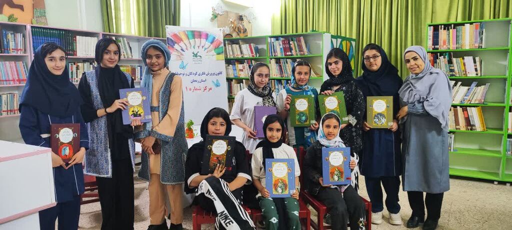 1314391-1 ویژهبرنامه «ماه شعر خرداد» با محوریت بزرگداشت فردوسی در زنجان برگزار شد