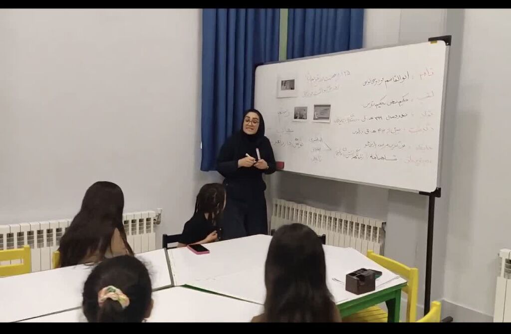 1314398-1 ویژهبرنامه «ماه شعر خرداد» با محوریت بزرگداشت فردوسی در زنجان برگزار شد