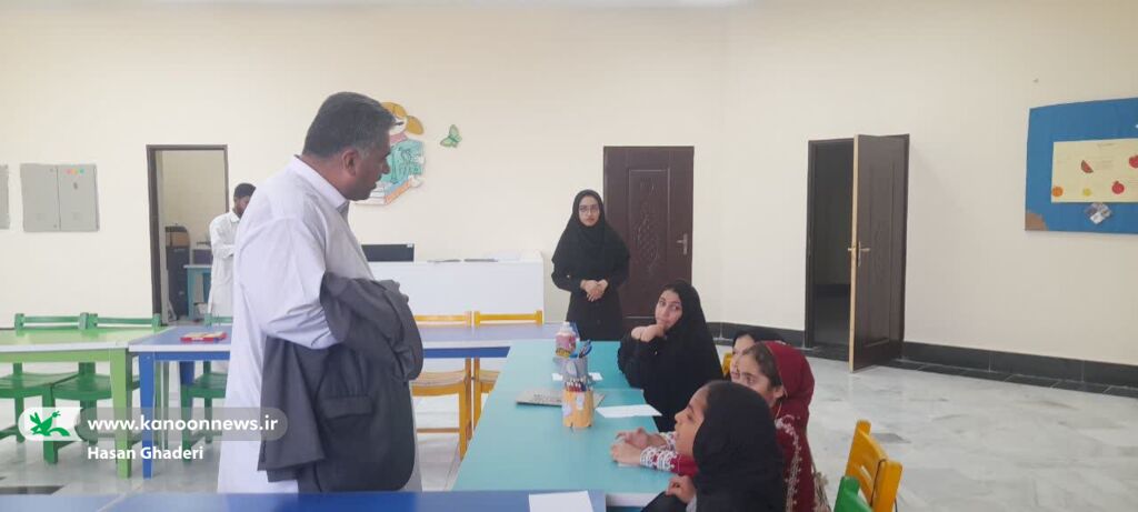 1314425-1 بازدید مدیرکل کانون سیستان و بلوچستان از مراکز جنوب استان با تأکید بر نقش کودکان و نوجوانان در آیندهی توسعه