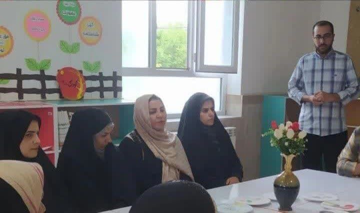 1314564 کارگاه یاریگران زندگی در مراکز کانون همدان برگزار شد