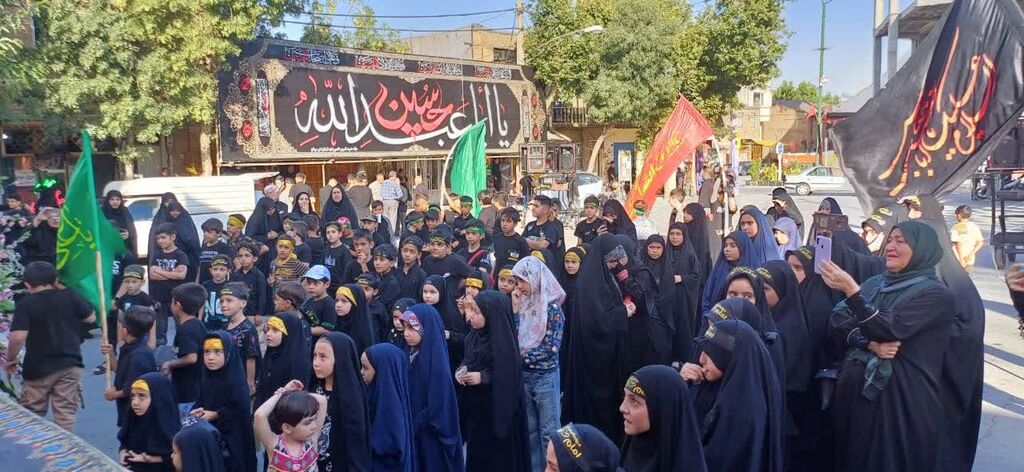 ذکر «یا حسین» در گردهمایی کودکان عاشورایی کانون همدان طنین‌انداز شد