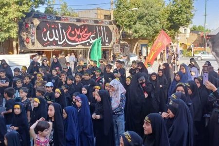 ذکر «یا حسین» در گردهمایی کودکان عاشورایی کانون همدان طنین‌انداز شد