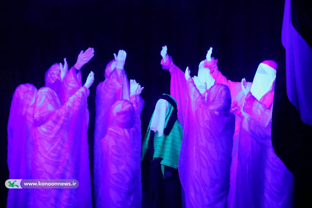 1314642 سوگواره هنری «عاشورا به روایت نسل نو»