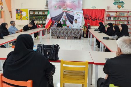 نشست ادبی «من اینجا ریشه در خاکم» در کانون استان ایلام