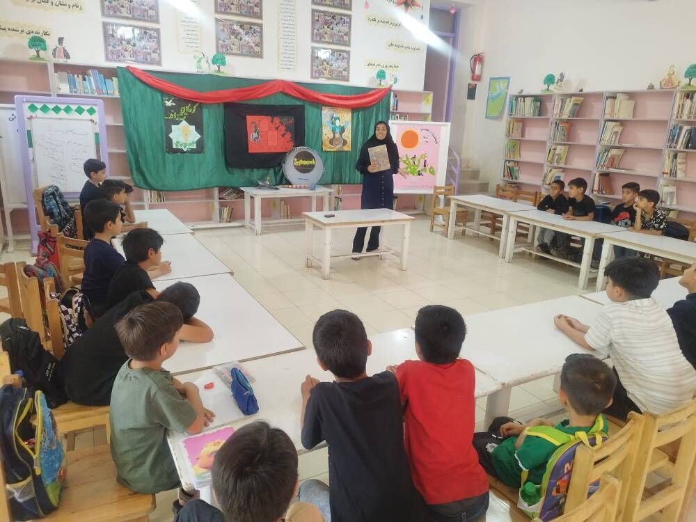 ویژه‌برنامه‌های «گردهمایی کودکان عاشورایی» همراه با دست‌سازه‌های حسینی