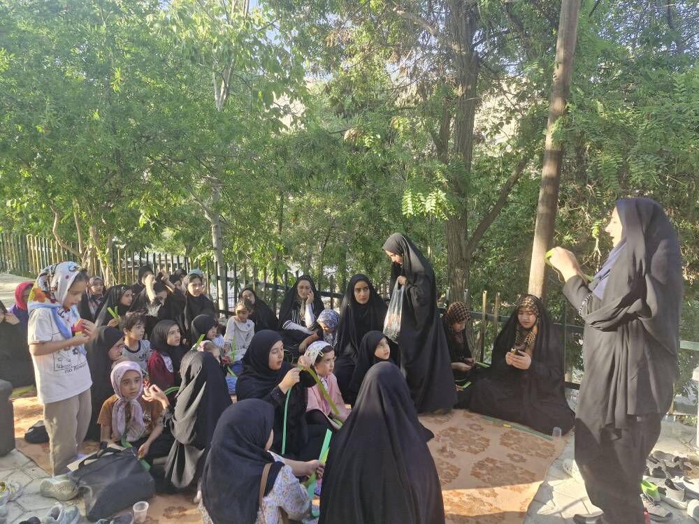 ویژه‌برنامه‌های «گردهمایی کودکان عاشورایی» همراه با دست‌سازه‌های حسینی