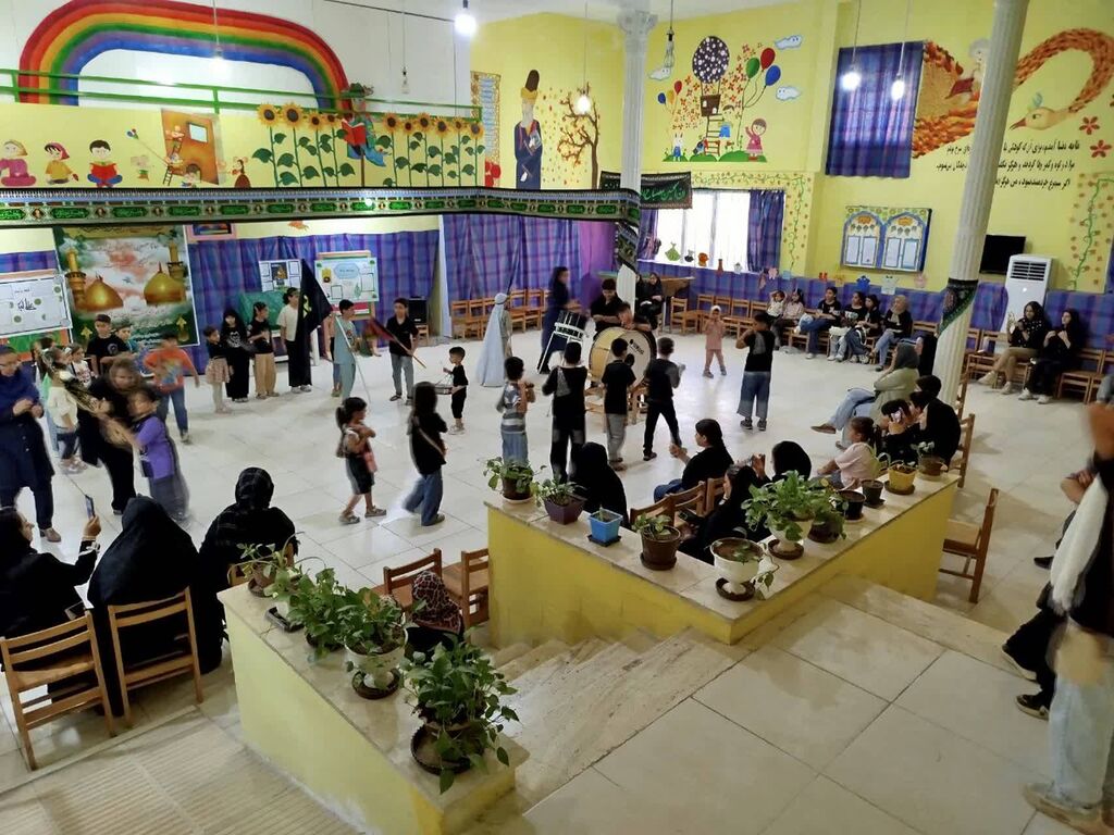 ویژه‌برنامه‌های «گردهمایی کودکان عاشورایی» همراه با دست‌سازه‌های حسینی