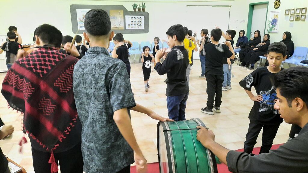 ویژه‌برنامه‌های «گردهمایی کودکان عاشورایی» همراه با دست‌سازه‌های حسینی